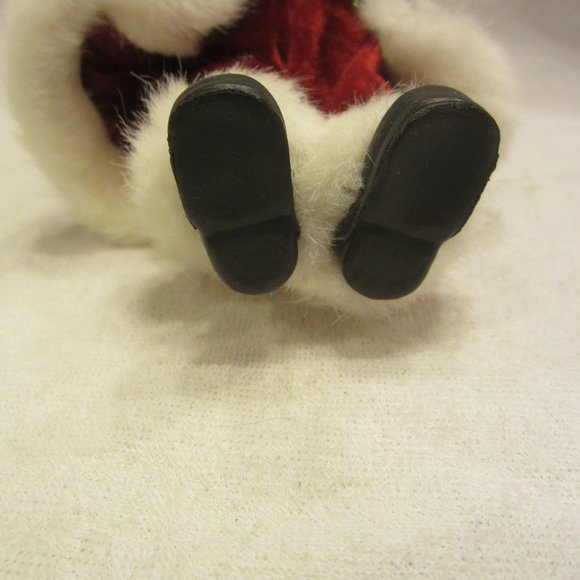 VTG SANTA ORNAMENT, LARGE, DRESSED IN RED W/FAUX FUR TRIM HOLDING A WREATH - Picture 6 of 6